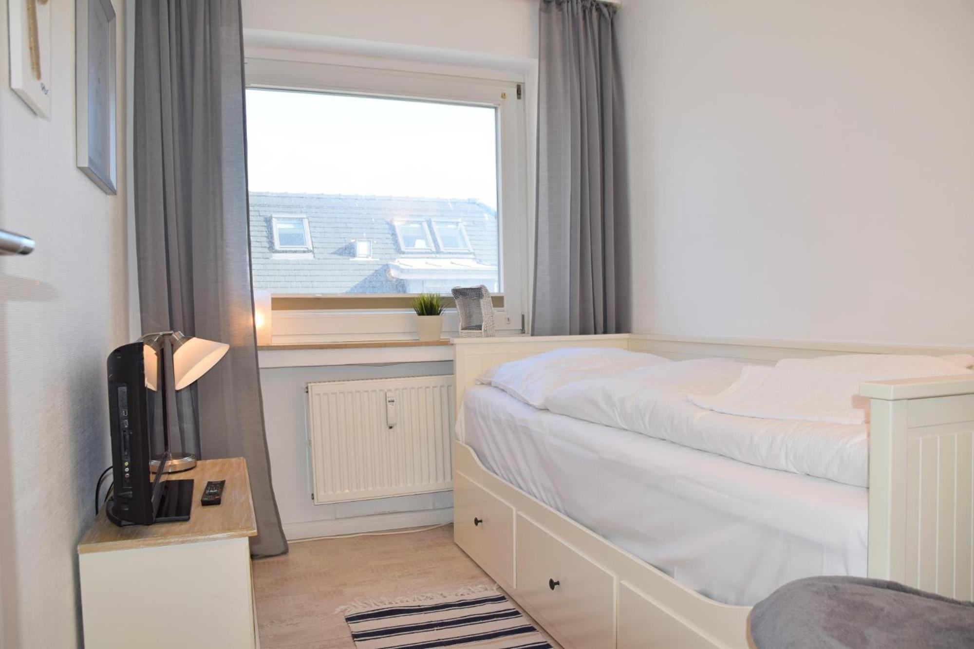 App Seebrise In Westerland Mit Balkon Am Strand Inkl Parkplatz Exterior photo